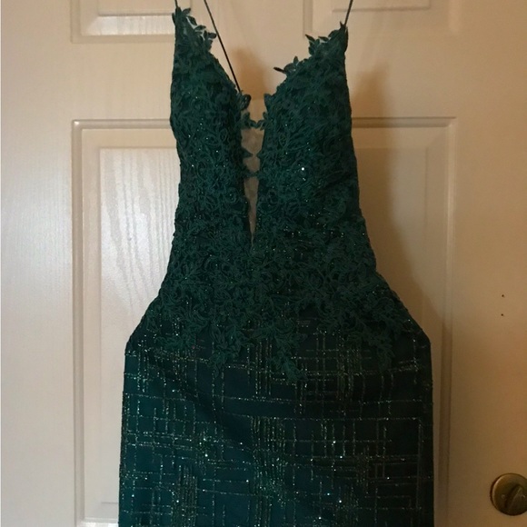Dresses & Skirts - Emerald Green Homecoming Dress